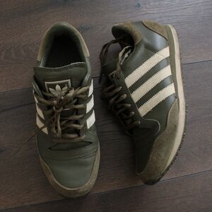 Adidas Men's Olive Green Retro Runner with Cream Stripes